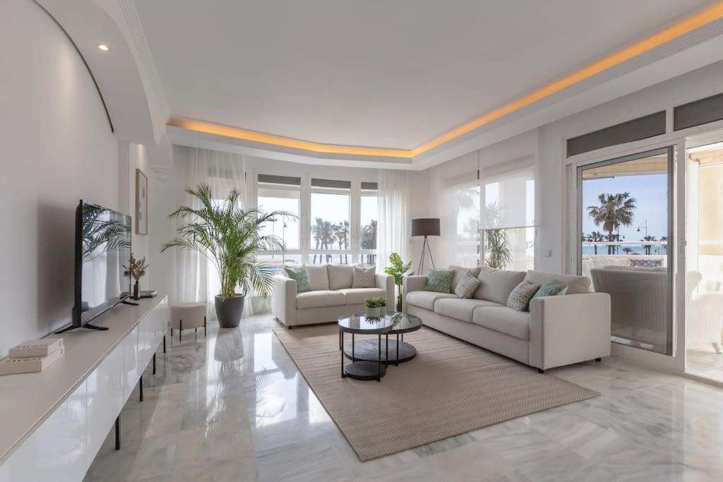 Eden Costa Lago Primera Linea De Mar Torremolinos Ngoại thất bức ảnh