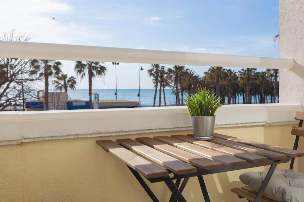 Eden Costa Lago Primera Linea De Mar Torremolinos Ngoại thất bức ảnh