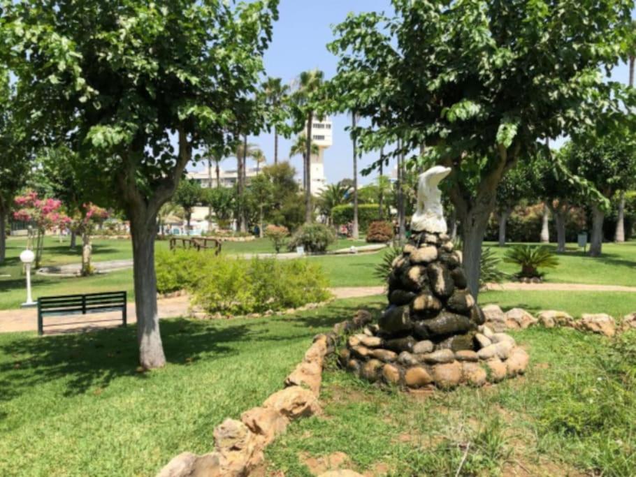 Eden Costa Lago Primera Linea De Mar Torremolinos Ngoại thất bức ảnh