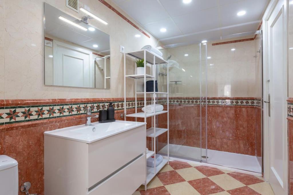 Eden Costa Lago Primera Linea De Mar Torremolinos Ngoại thất bức ảnh