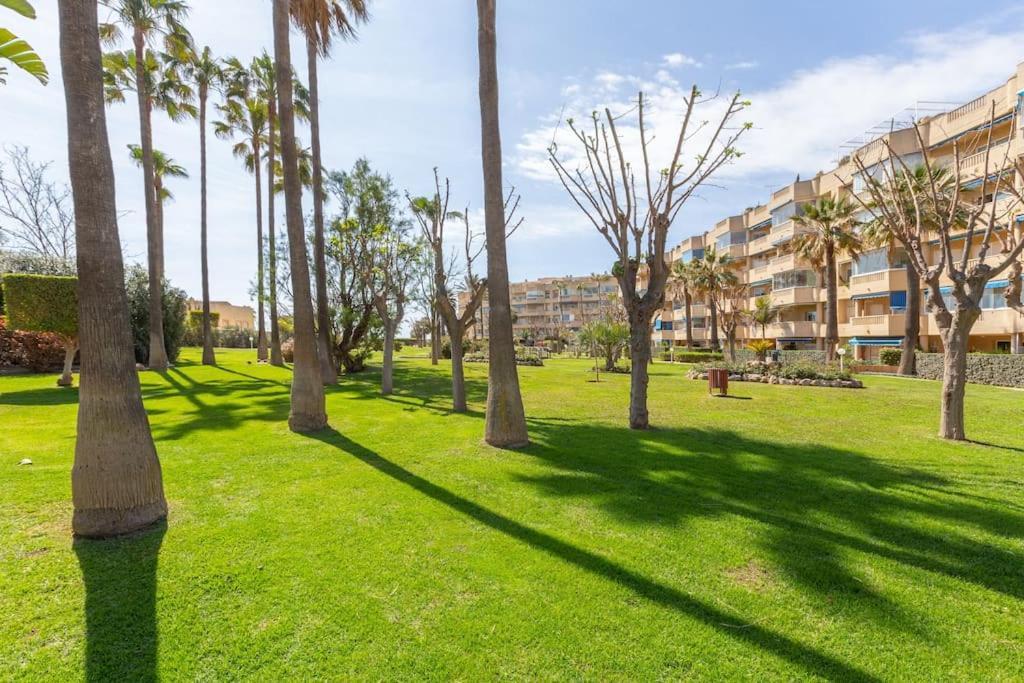 Eden Costa Lago Primera Linea De Mar Torremolinos Ngoại thất bức ảnh
