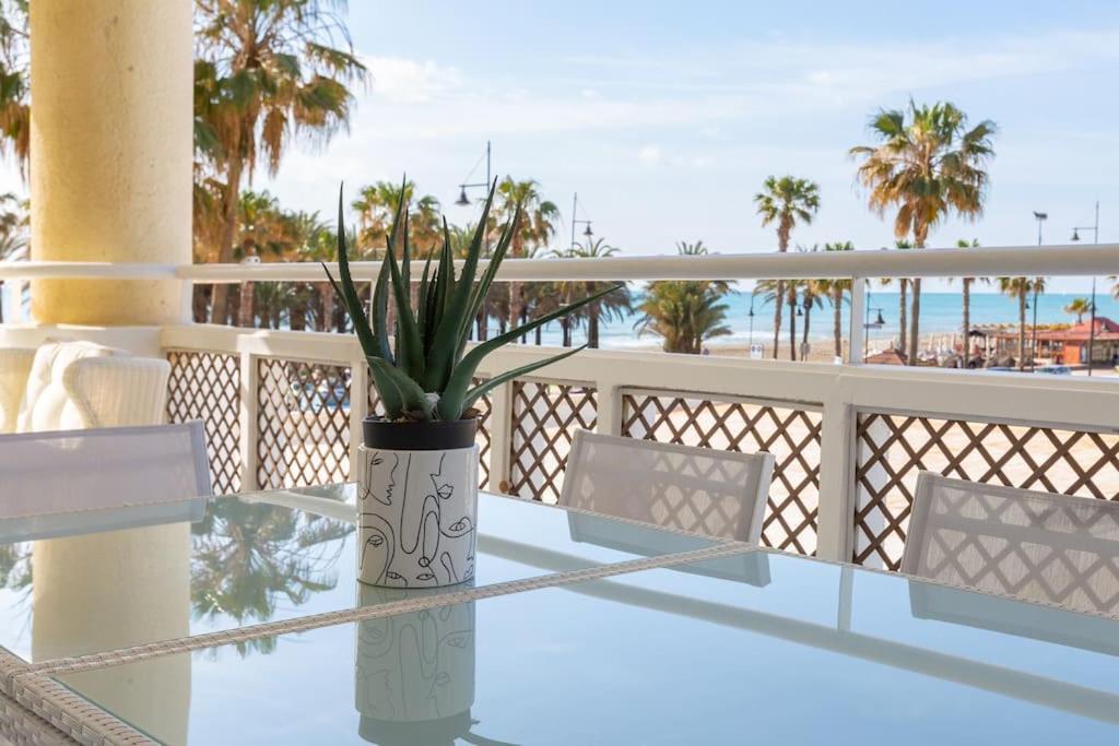 Eden Costa Lago Primera Linea De Mar Torremolinos Ngoại thất bức ảnh