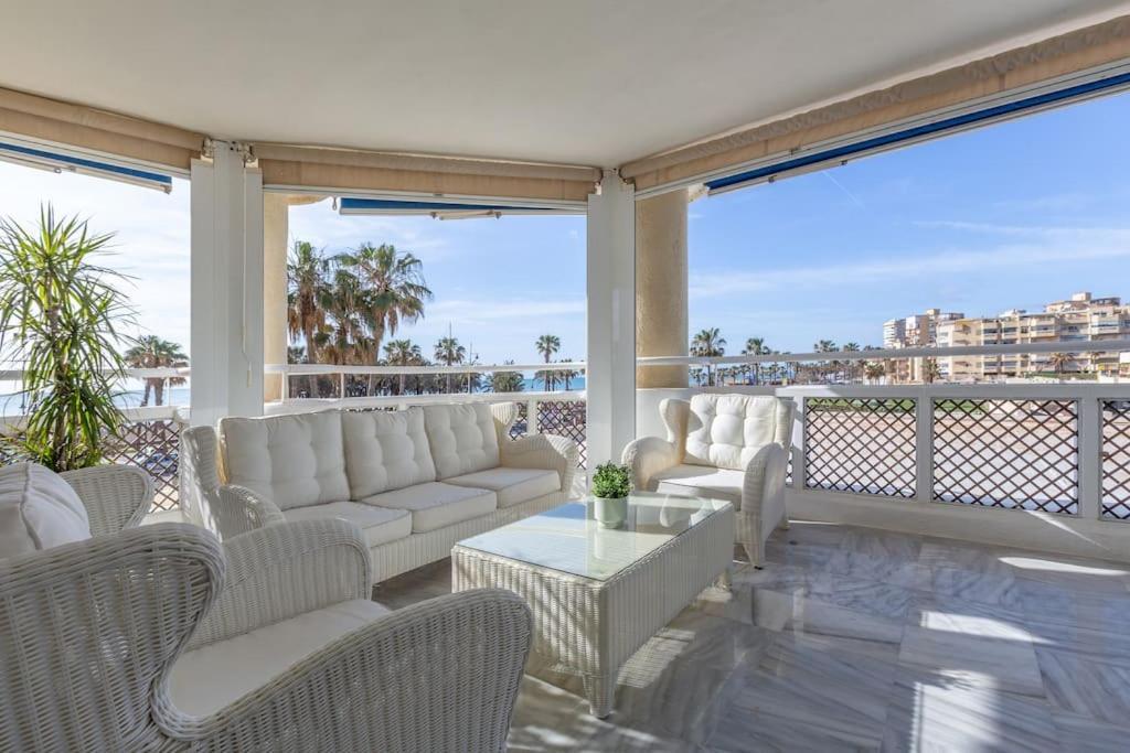 Eden Costa Lago Primera Linea De Mar Torremolinos Ngoại thất bức ảnh